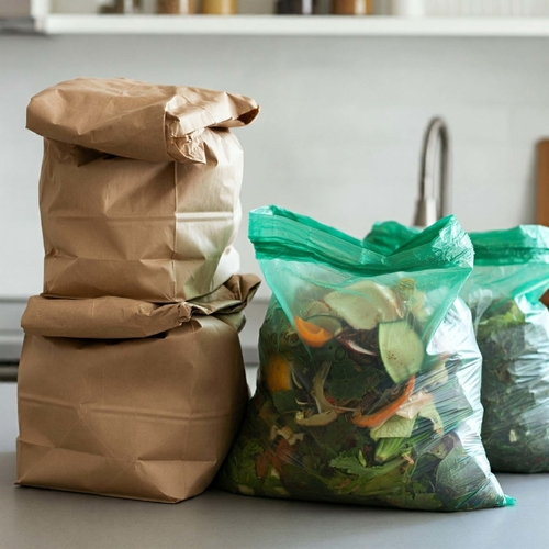 Dernières nouvelles de l'entreprise sur Comment sont fabriqués les sacs en plastique compostable: la science de l'emballage écologique